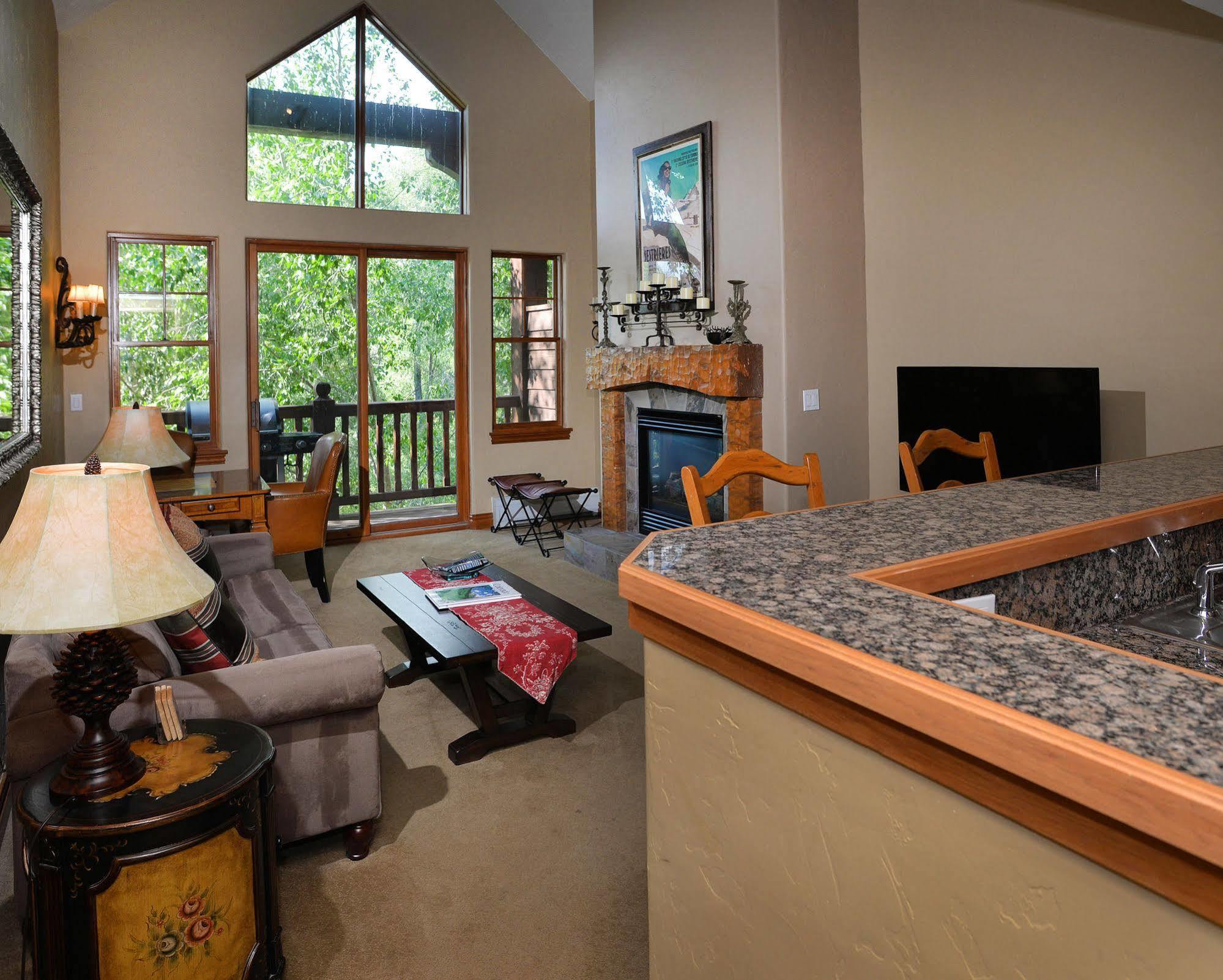 Lodge At Brookside Avon Village Εξωτερικό φωτογραφία